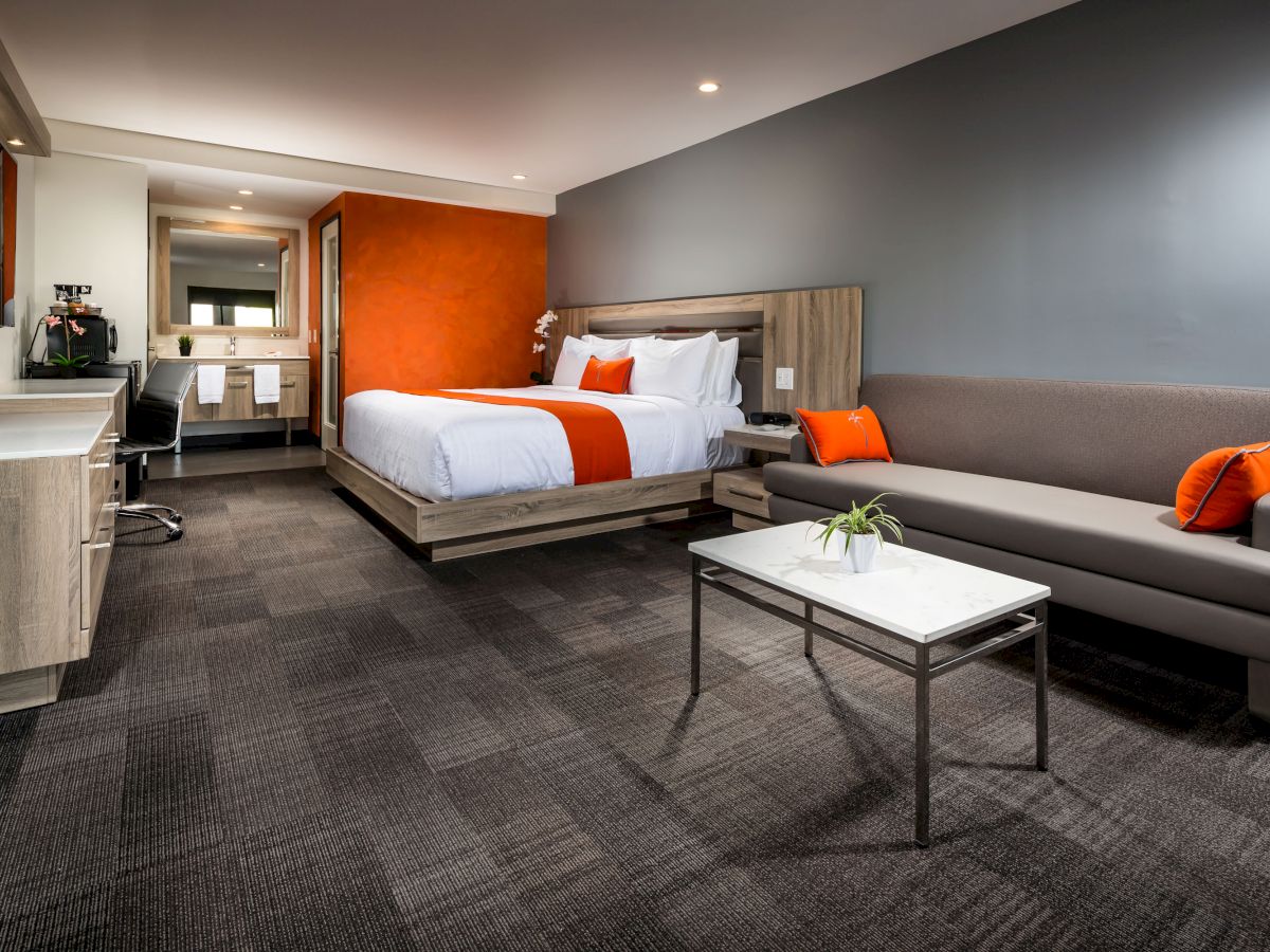 Canoga Hotel