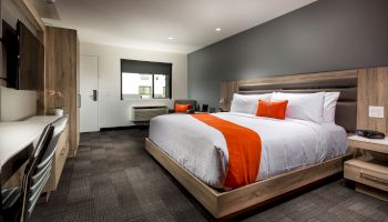 Canoga Hotel